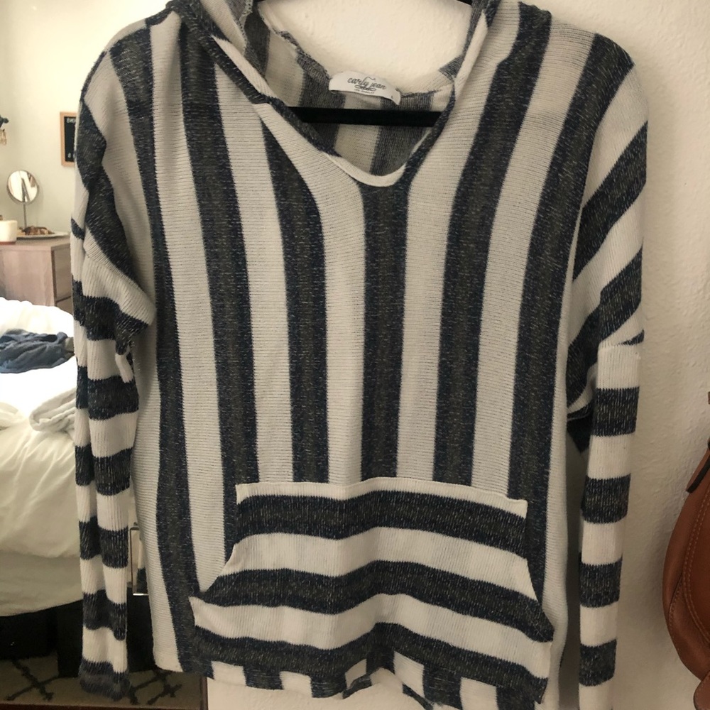 Carly Jean Los Angeles black/white stripe hood